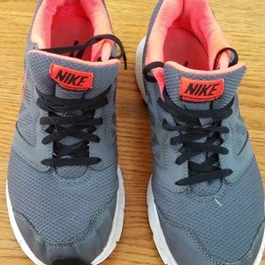 Men's Nike sneakers